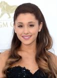 Ariana Grande #44900 picture (Portrait Small)