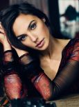 Gal Gadot #596 picture (Portrait Small)