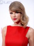 Taylor Swift #97932 picture (Portrait Small)